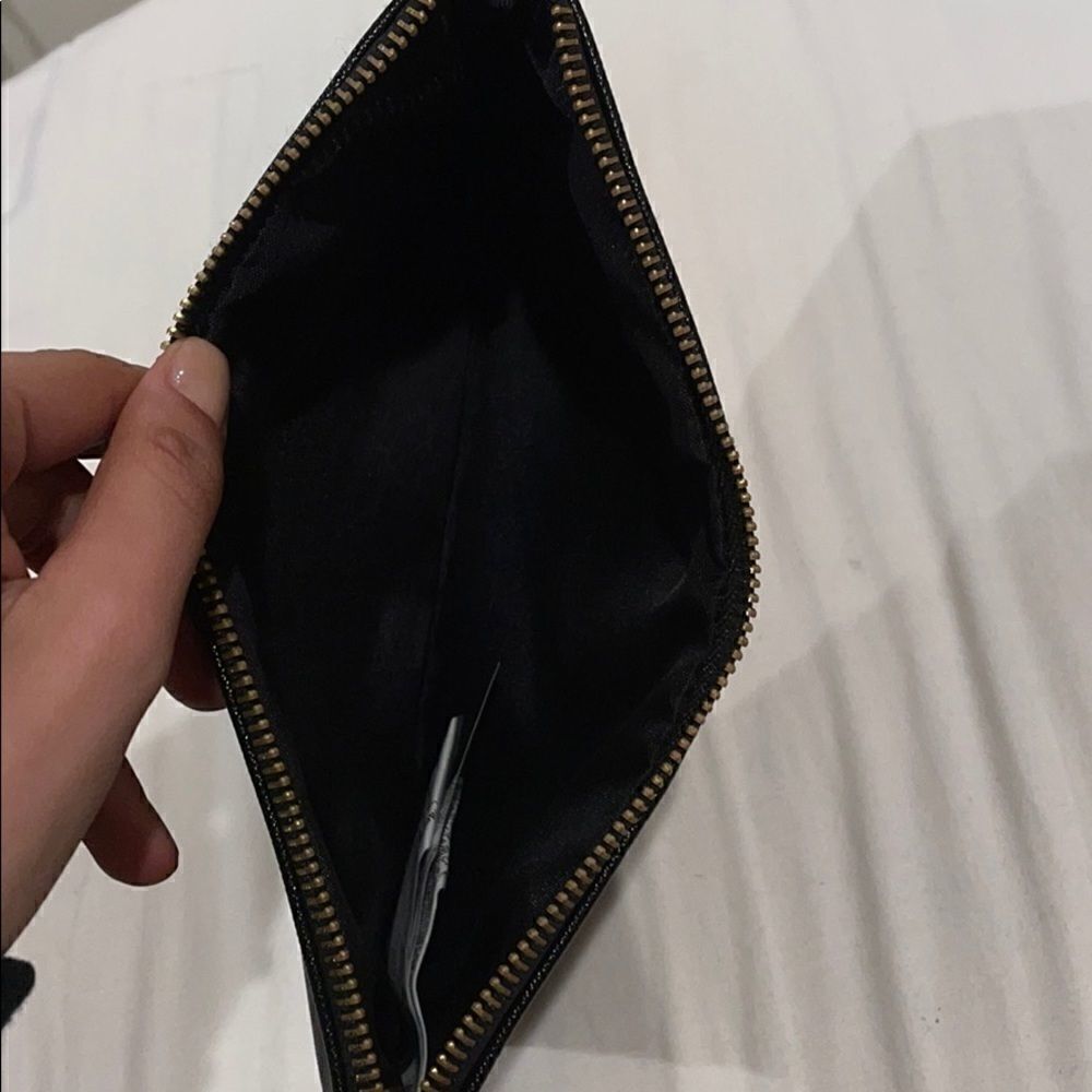 Black clutch   - Picture 3 of 3